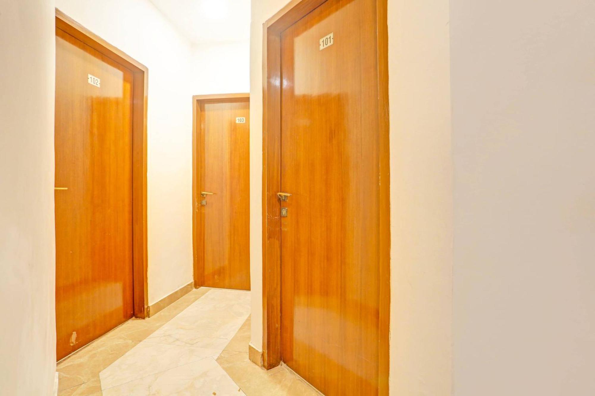 Super Hotel O Sector 45 Formerly Manyavar Chandīgarh 외부 사진